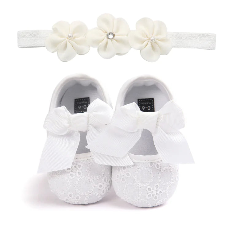 Baby Gift Box with Three Flowers, Shoes, and Headband