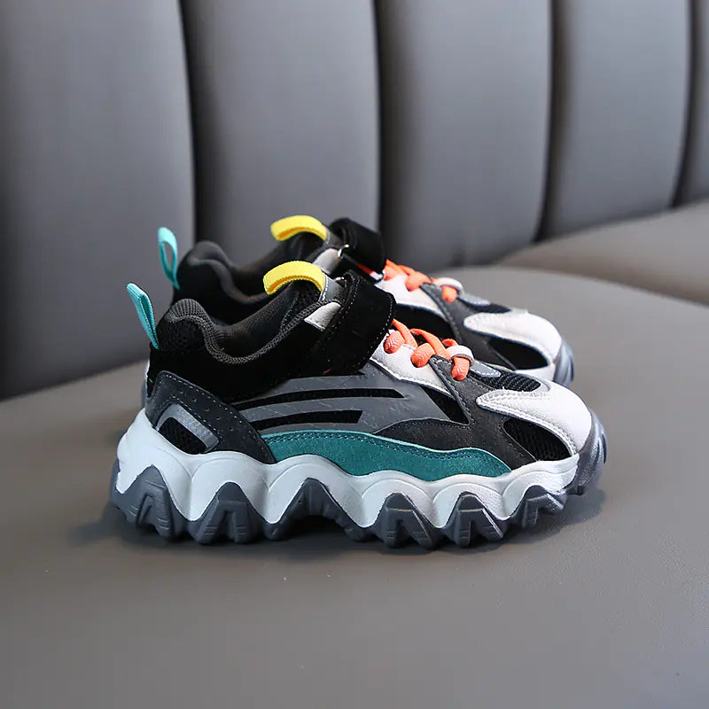 2020 Fashionable Velcro Sports Shoes for Kids