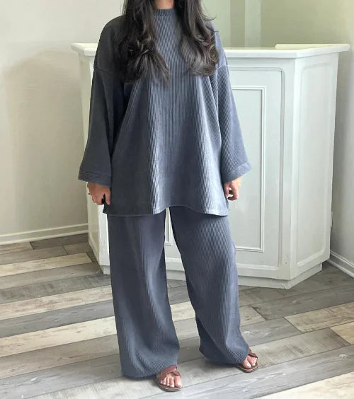 Long Sleeve Top and Pants Set (One Set)