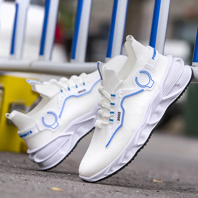 Men's Lightweight Breathable Fly Weaving Sports Shoes