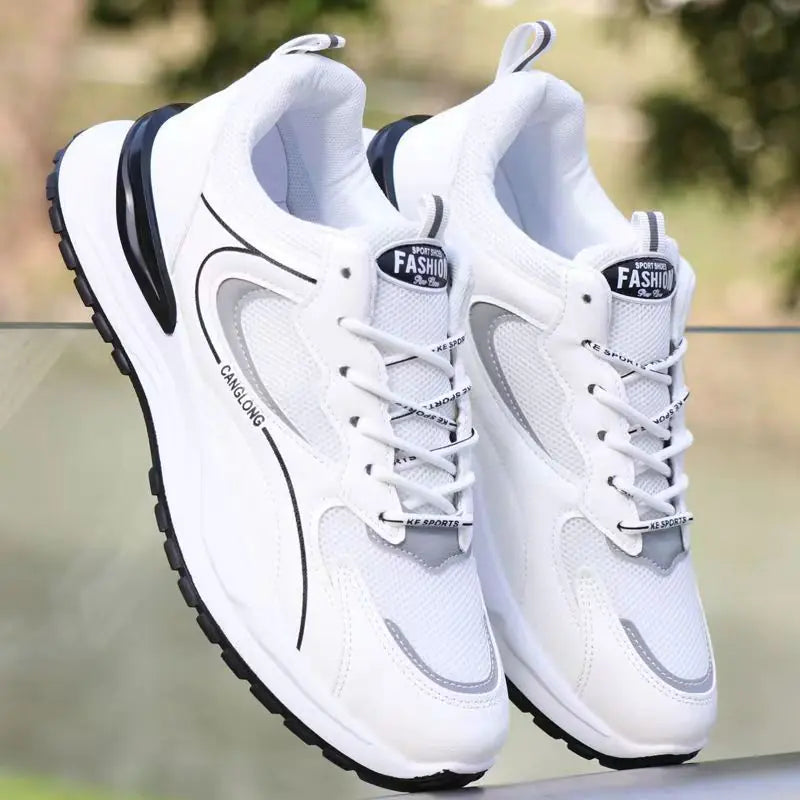 Men's Breathable Mesh Sports Shoes for Spring/Summer