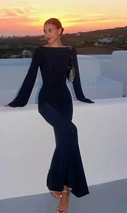 Long Beach Dress with Open Back and Flare Sleeves (One)