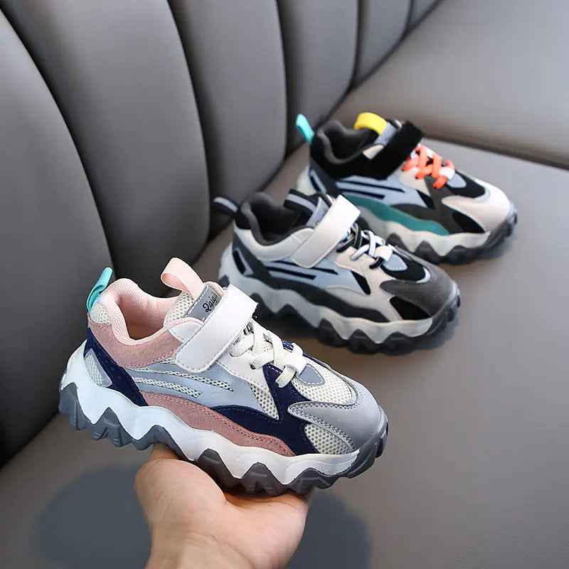 2020 Fashionable Velcro Sports Shoes for Kids
