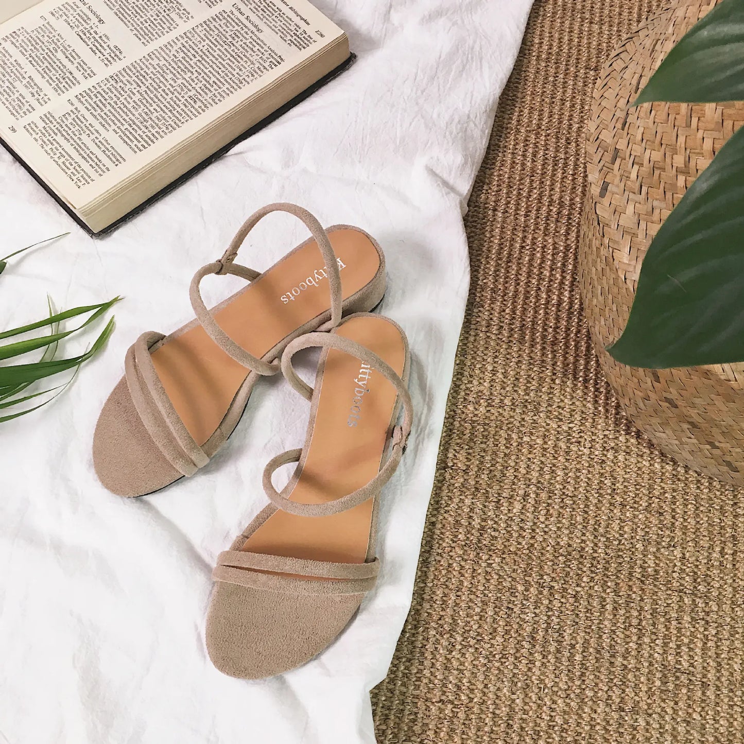 Strap Mid-Heel Square Sandals