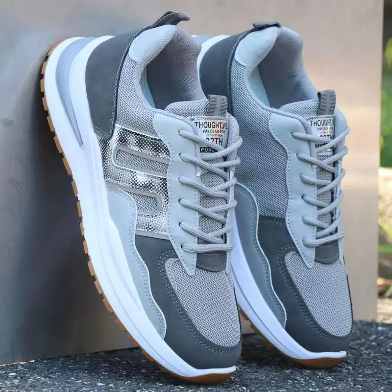 Men's Breathable Mesh Sports Shoes for Spring/Summer