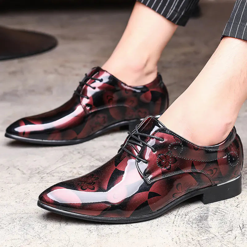 Fashionable Men's Pointed Toe Leather Flower Shoes
