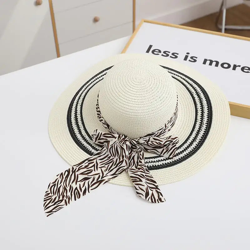 Trendy Women's Foldable Beach Hat for Stylish Looks