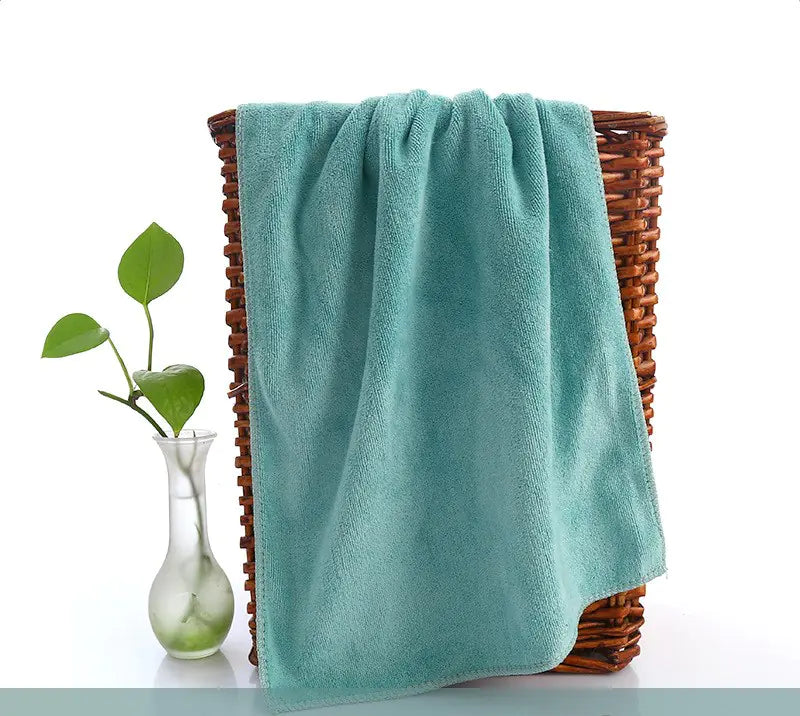 Thick Microfiber Towels for Salons and Spas