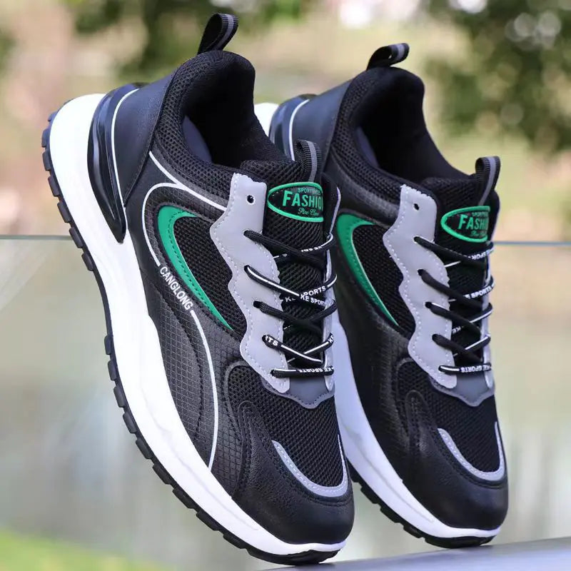 Men's Breathable Mesh Sports Shoes for Spring/Summer