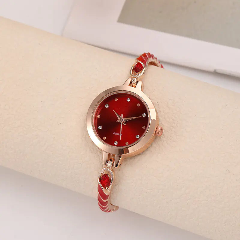 New Women's Quartz Watch with Adjustable Chain