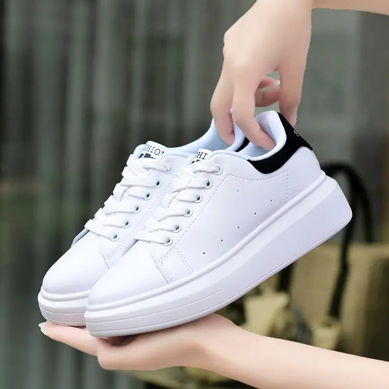Women’s Breathable Lace-Up Casual Sneakers