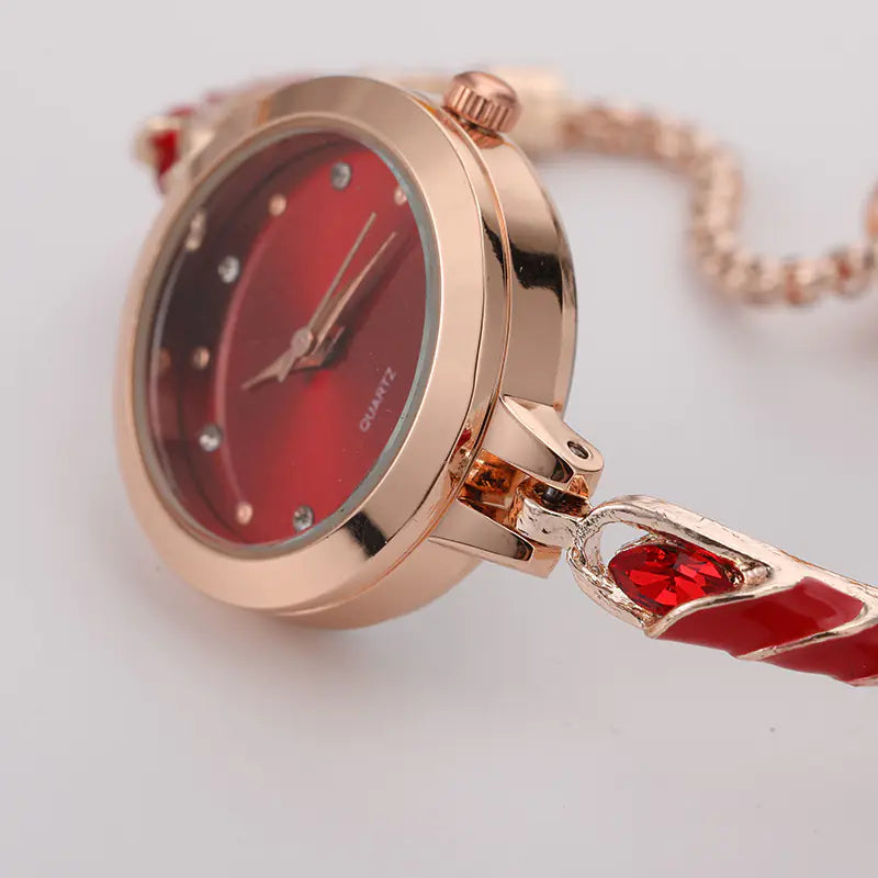 New Women's Quartz Watch with Adjustable Chain