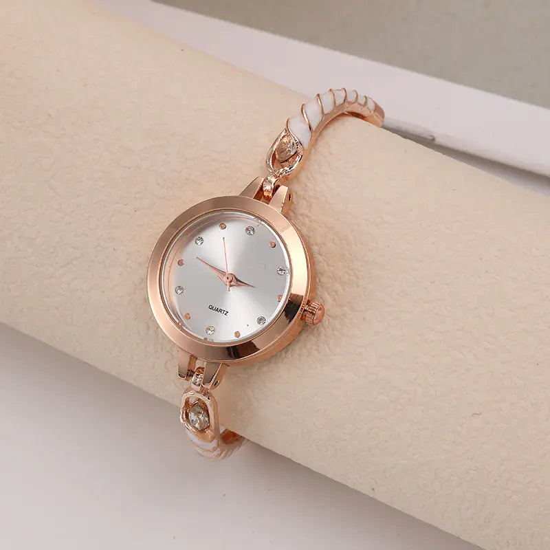 New Women's Quartz Watch with Adjustable Chain