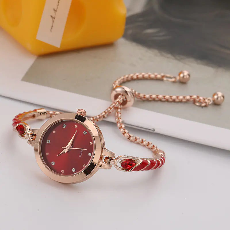 New Women's Quartz Watch with Adjustable Chain