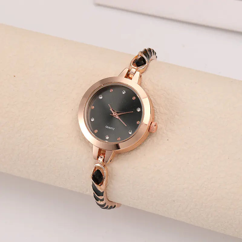 New Women's Quartz Watch with Adjustable Chain