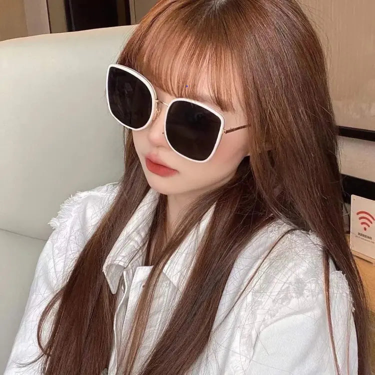 Trendy Retro Sunglasses for Women - UV Protection