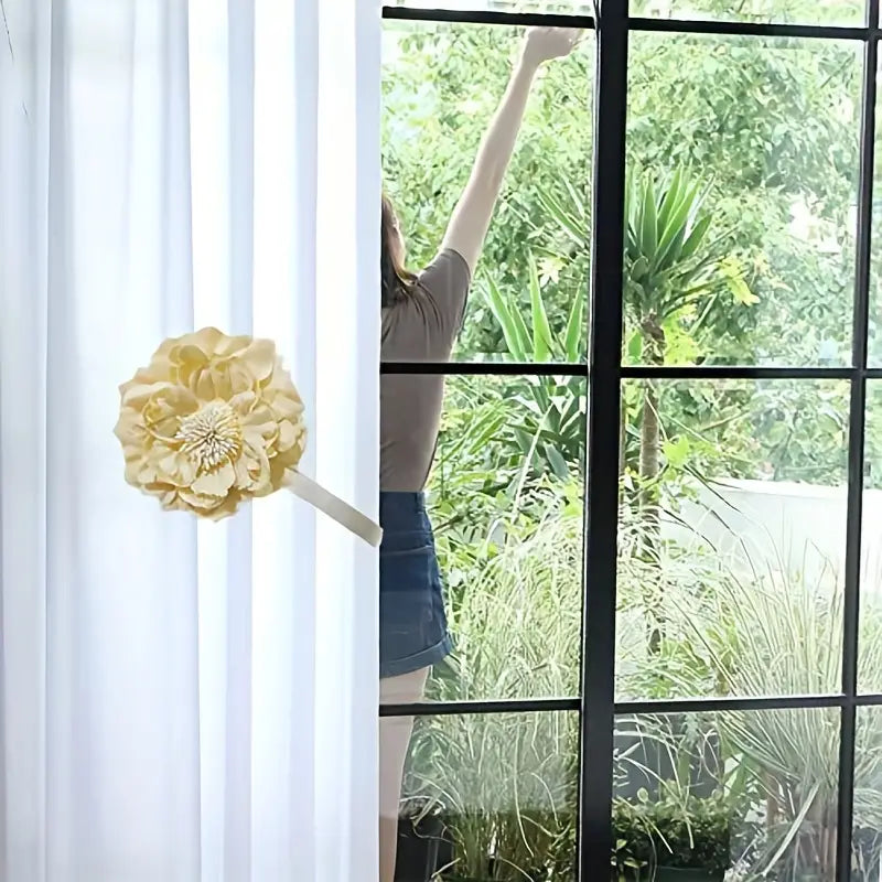 Cloth Flower Magnetic Curtain Tieback - Room Decor Pair