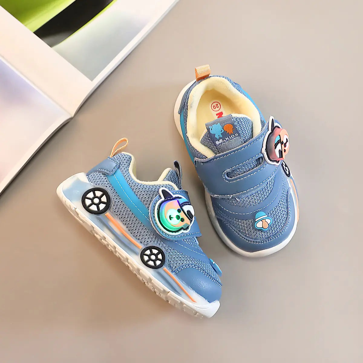 Light-Up Soft-Soled Sports Shoes for Kids
